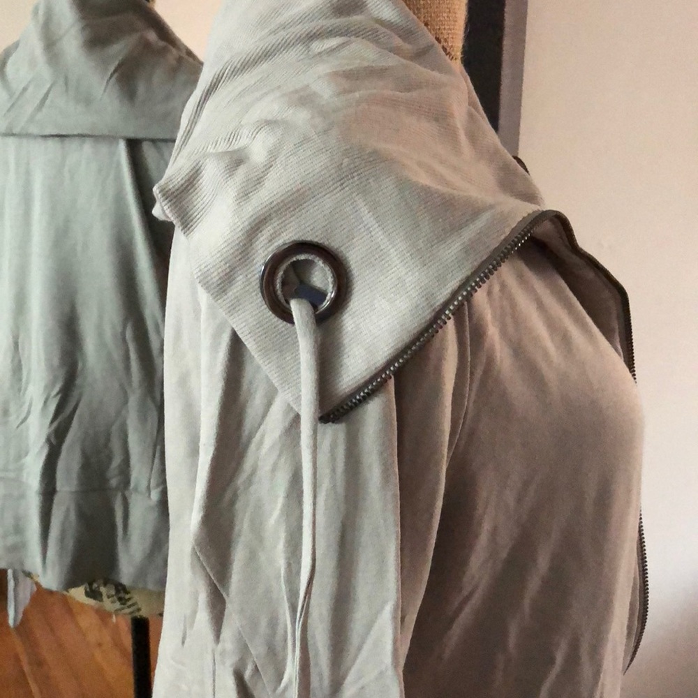 Jacket - Picture 2 of 3